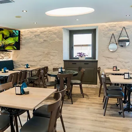 艾斯莫加马尔旅馆 宾馆 3*